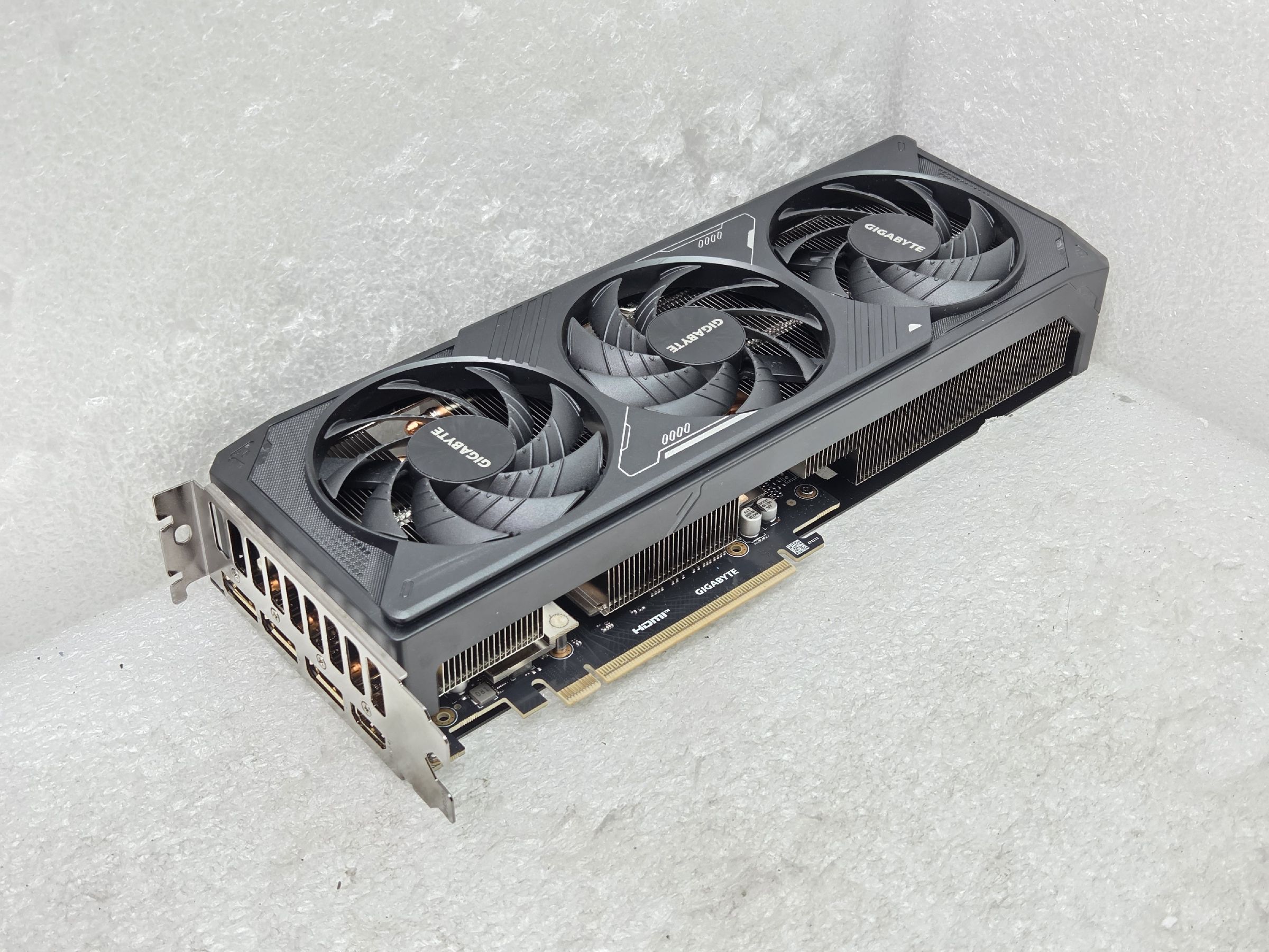 GIGABYTE NVIDIA RTX 5070 WINDFORCE OC 12GB